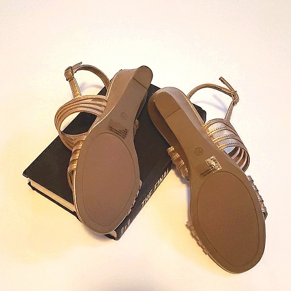 Karen Scott Gold Wedge Sandals 7.5 - Picture 7 of 7